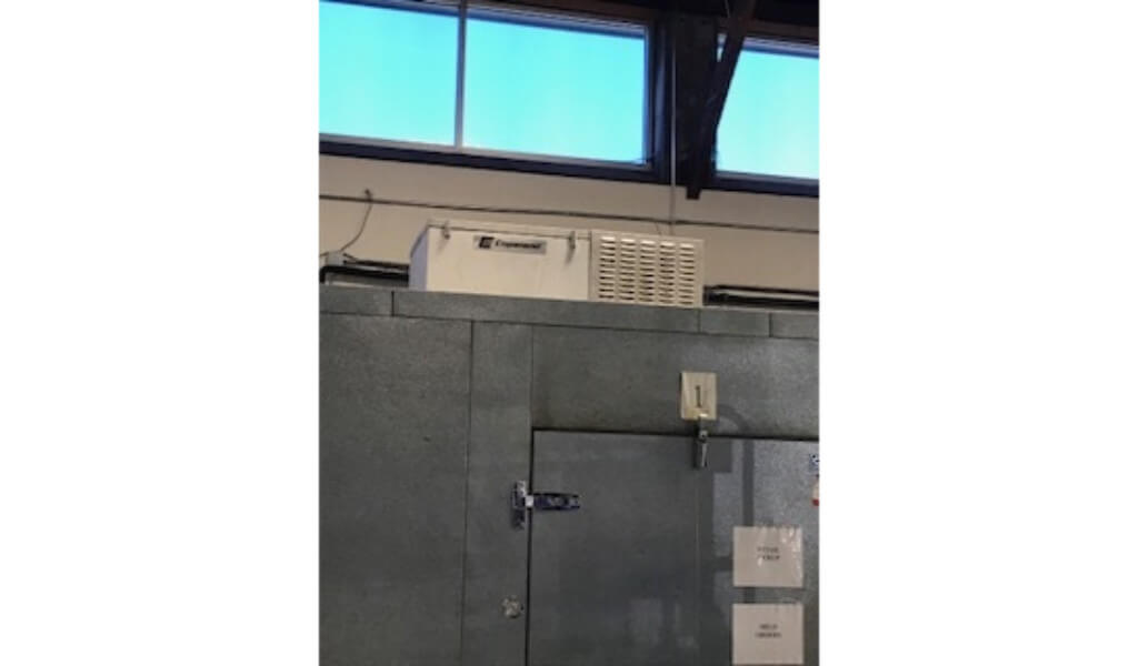 12 X 8 X 8 Walk In Cooler