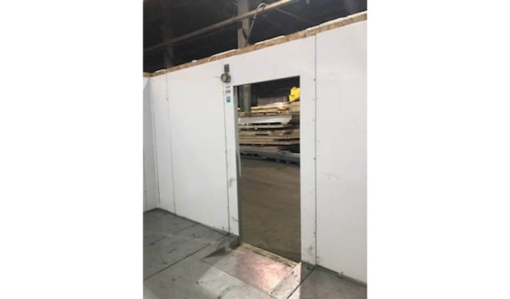 12 X 16 X 8 Walk In Freezer