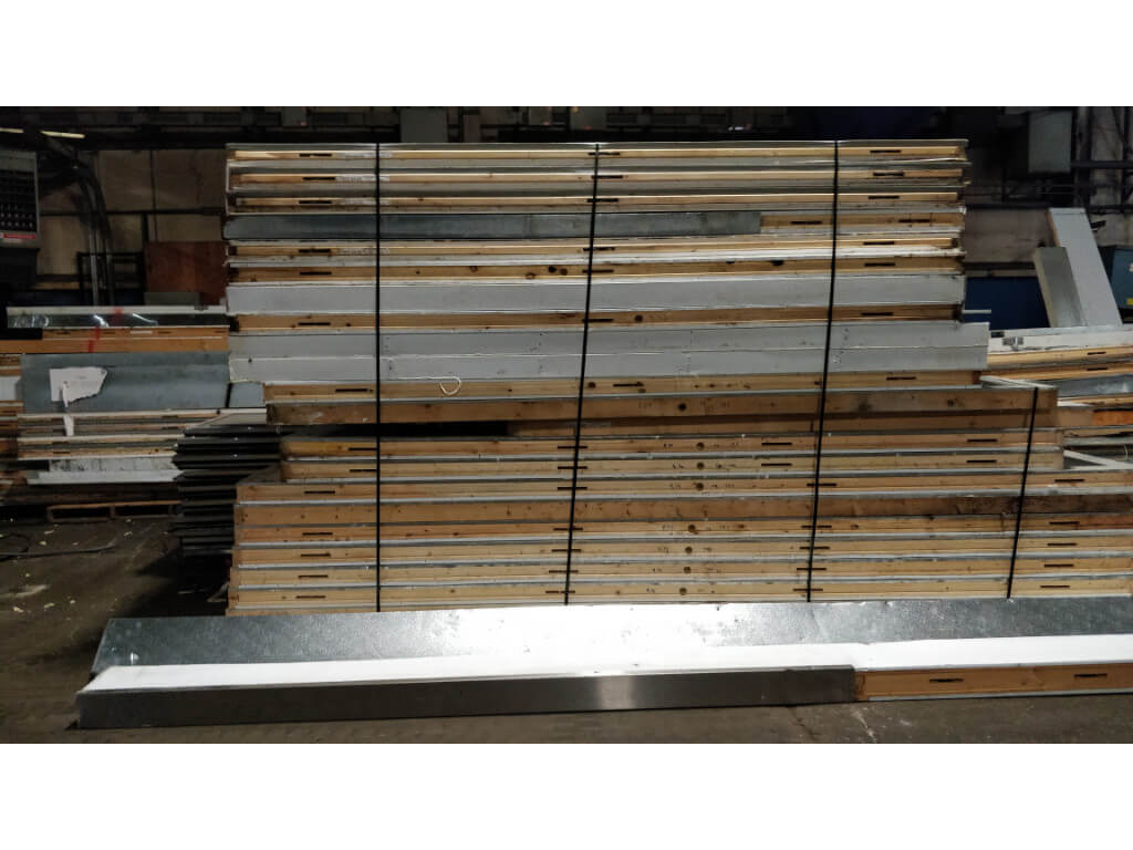16 X 26 X 8 Walk In Freezer